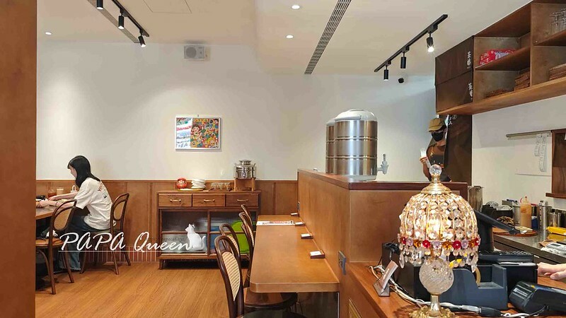 台中逢甲咖哩新選擇!茶嶋咖哩昭和懷舊風格,五種咖哩滿足味蕾。