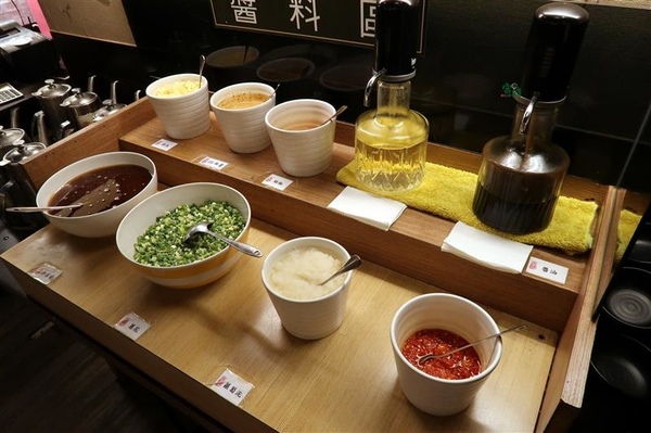 宮綺308 昆布の鍋：公館吃到飽 宮綺308火鍋 只要358肉肉吃到飽 平日優惠套餐超划算 不收一成吃到飽火鍋~