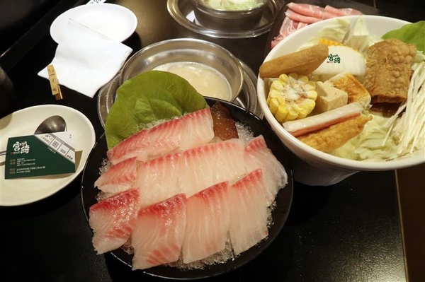 宮綺308 昆布の鍋：公館吃到飽 宮綺308火鍋 只要358肉肉吃到飽 平日優惠套餐超划算 不收一成吃到飽火鍋~