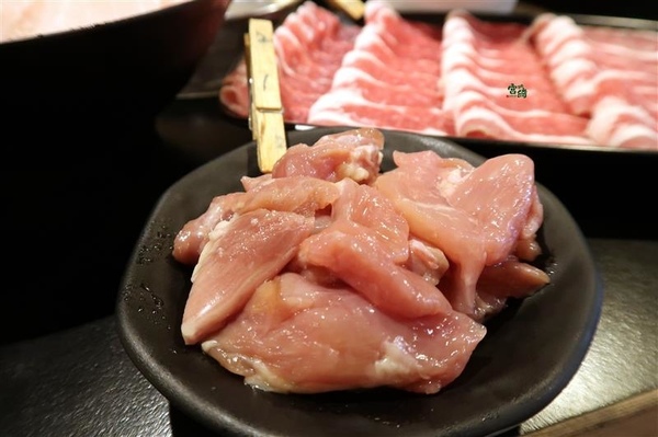 宮綺308 昆布の鍋：公館吃到飽 宮綺308火鍋 只要358肉肉吃到飽 平日優惠套餐超划算 不收一成吃到飽火鍋~