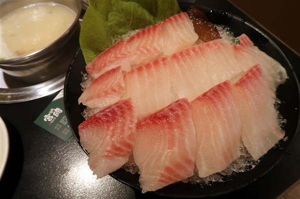 宮綺308 昆布の鍋：公館吃到飽 宮綺308火鍋 只要358肉肉吃到飽 平日優惠套餐超划算 不收一成吃到飽火鍋~