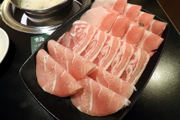 宮綺308 昆布の鍋：公館吃到飽 宮綺308火鍋 只要358肉肉吃到飽 平日優惠套餐超划算 不收一成吃到飽火鍋~