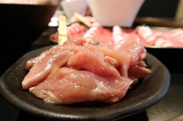 宮綺308 昆布の鍋：公館吃到飽 宮綺308火鍋 只要358肉肉吃到飽 平日優惠套餐超划算 不收一成吃到飽火鍋~