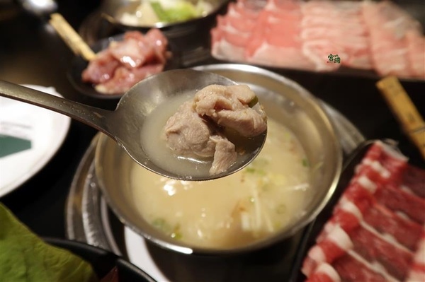 宮綺308 昆布の鍋：公館吃到飽 宮綺308火鍋 只要358肉肉吃到飽 平日優惠套餐超划算 不收一成吃到飽火鍋~