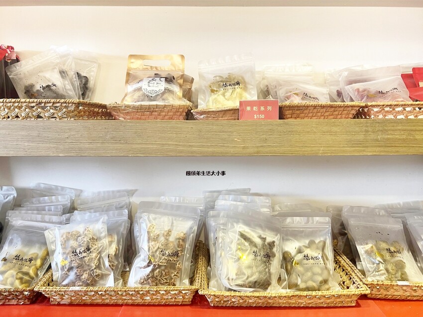 /tmp/phprhHl1X /tmp/phprhHl1X