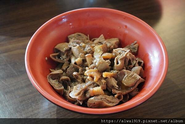 【桃園滷肉飯推薦】上座古傳滷肉飯|黑金滷汁、回憶系便當,吃一 【桃園滷肉飯推薦】上座古傳滷肉飯|黑金滷汁、回憶系便當,吃一