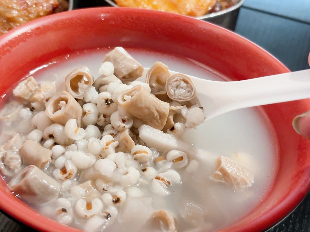 桃園龜山平價美食推薦!上座古傳滷肉飯專賣店超懷舊,古早摩天輪套餐。