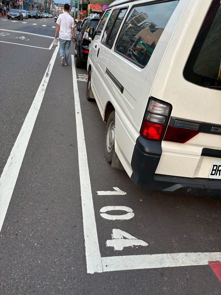 桃園龜山平價美食推薦!上座古傳滷肉飯專賣店超懷舊,古早摩天輪套餐。