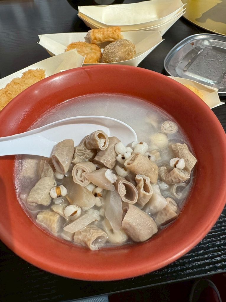 桃園龜山平價美食推薦!上座古傳滷肉飯專賣店超懷舊,古早摩天輪套餐。