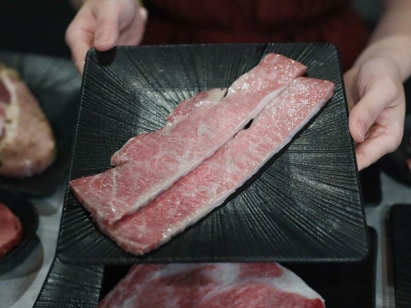竹北燒肉吃到飽!肉當家燒肉一番799和牛海鮮任你點,啤酒也喝到飽。