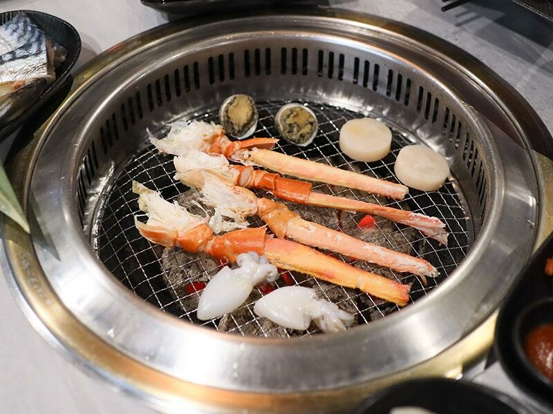 竹北燒肉吃到飽!肉當家燒肉一番799和牛海鮮任你點,啤酒也喝到飽。