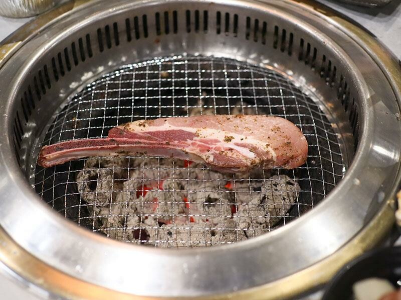 竹北燒肉吃到飽!肉當家燒肉一番799和牛海鮮任你點,啤酒也喝到飽。