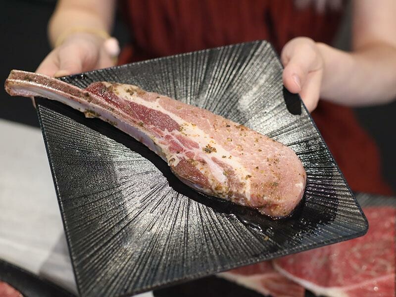 竹北燒肉吃到飽!肉當家燒肉一番799和牛海鮮任你點,啤酒也喝到飽。