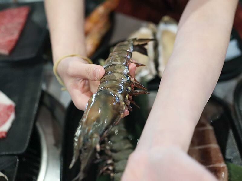 竹北燒肉吃到飽!肉當家燒肉一番799和牛海鮮任你點,啤酒也喝到飽。