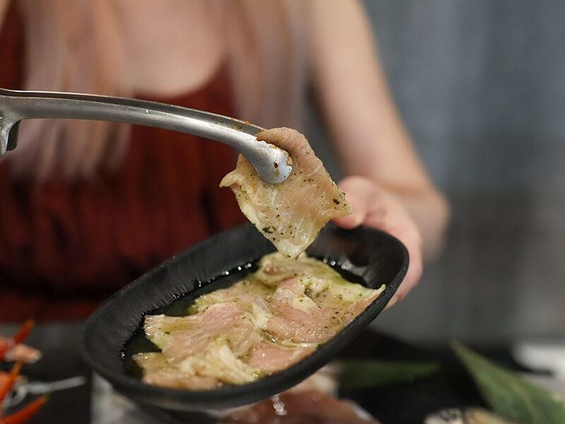 竹北燒肉吃到飽!肉當家燒肉一番799和牛海鮮任你點,啤酒也喝到飽。