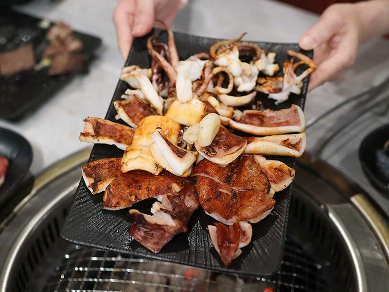 竹北燒肉吃到飽!肉當家燒肉一番799和牛海鮮任你點,啤酒也喝到飽。