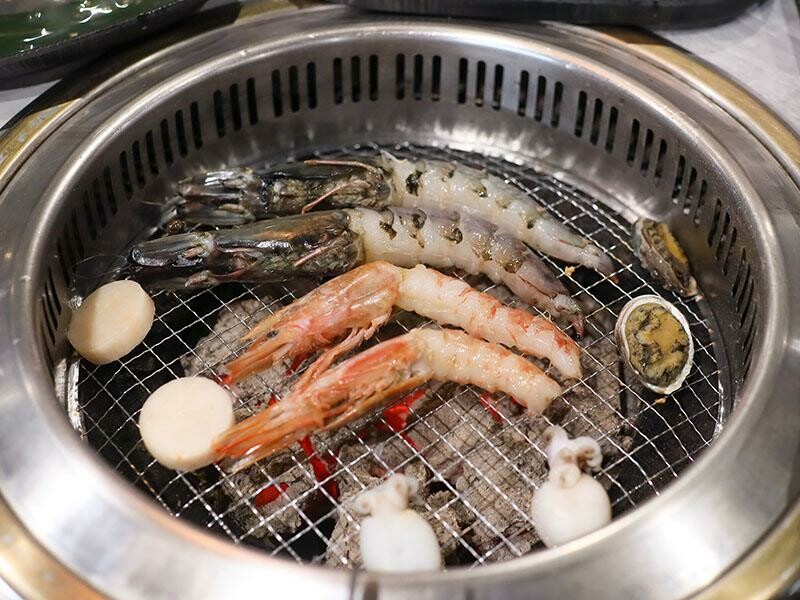 竹北燒肉吃到飽!肉當家燒肉一番799和牛海鮮任你點,啤酒也喝到飽。