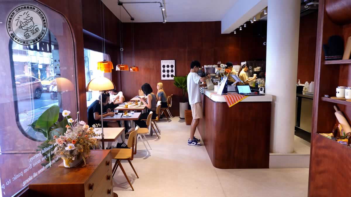 西門町咖啡廳推薦!Lost and Found西門店限定開心果阿芙加朵,早午餐必吃。