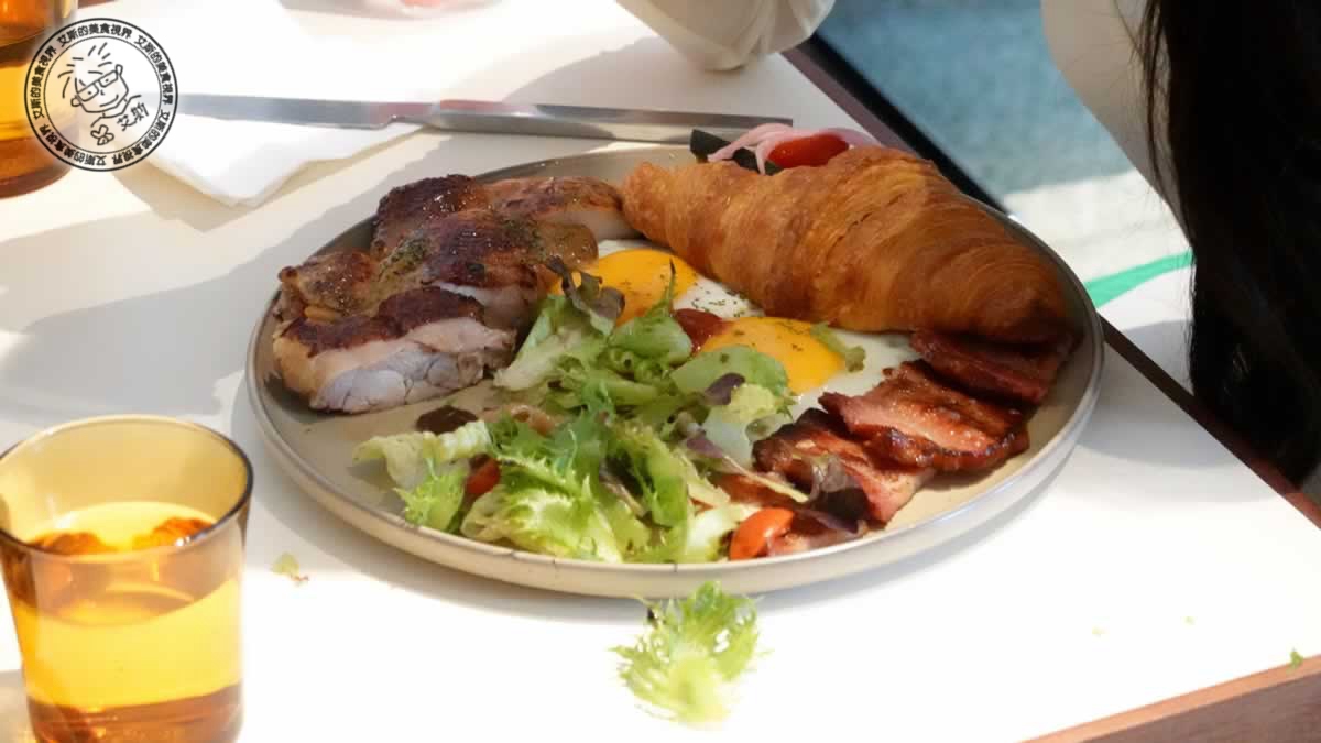 西門町咖啡廳推薦!Lost and Found西門店限定開心果阿芙加朵,早午餐必吃。