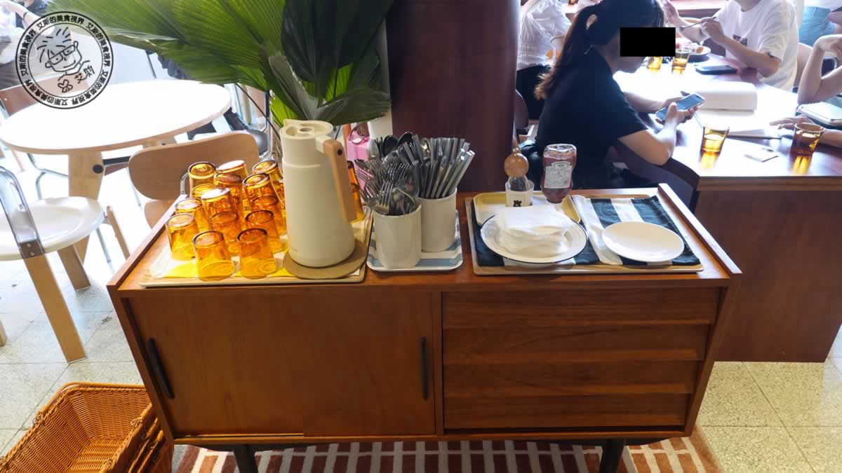 西門町咖啡廳推薦!Lost and Found西門店限定開心果阿芙加朵,早午餐必吃。