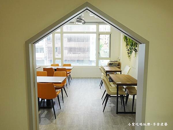 2樓包廂區-2025成真咖啡桃園中正店 (2).jpg 2樓包廂區-2025成真咖啡桃園中正店 (2).jpg