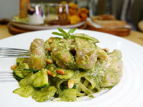 青醬香草雞義大利麵-2025成真咖啡桃園中正店 (2).jpg 青醬香草雞義大利麵-2025成真咖啡桃園中正店 (2).jpg