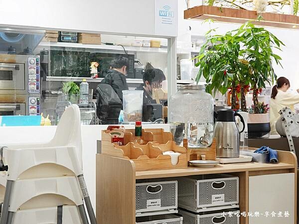 半開放廚房-2025成真咖啡桃園中正店 (2).jpg 半開放廚房-2025成真咖啡桃園中正店 (2).jpg