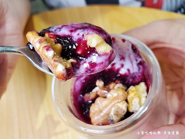 藍莓核桃優格-2025成真咖啡桃園中正店 (1).jpg 藍莓核桃優格-2025成真咖啡桃園中正店 (1).jpg