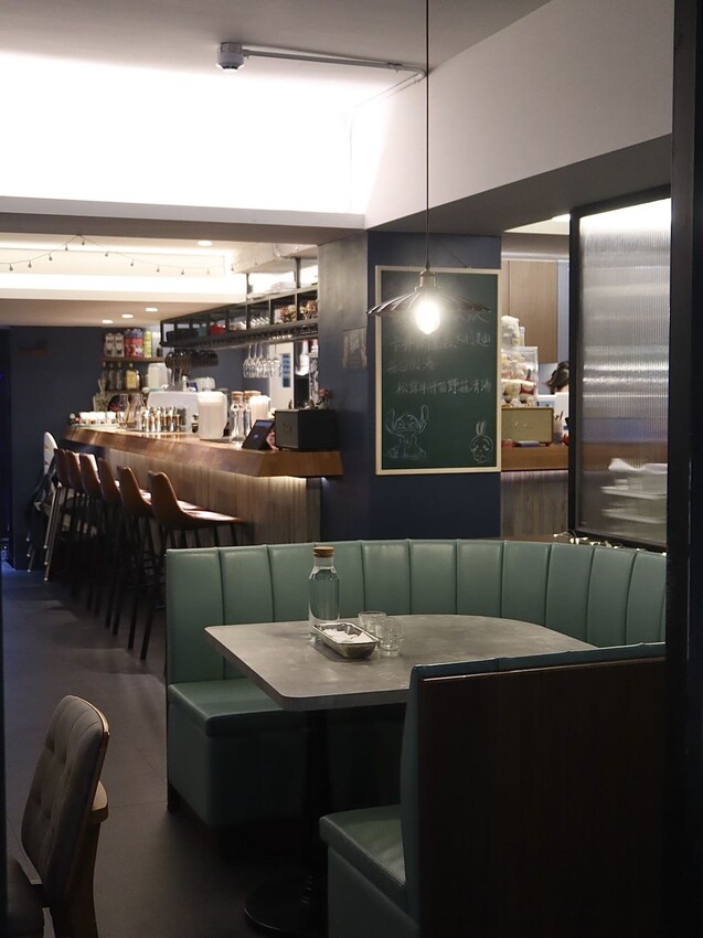 禾多餐酒館｜小巨蛋巷弄裡的高人氣餐酒館，餐點充滿驚喜超好吃。大推花雕酒奶油海鮮燉飯。約會聚餐首選 – 艾瑞絲的吃貨日常