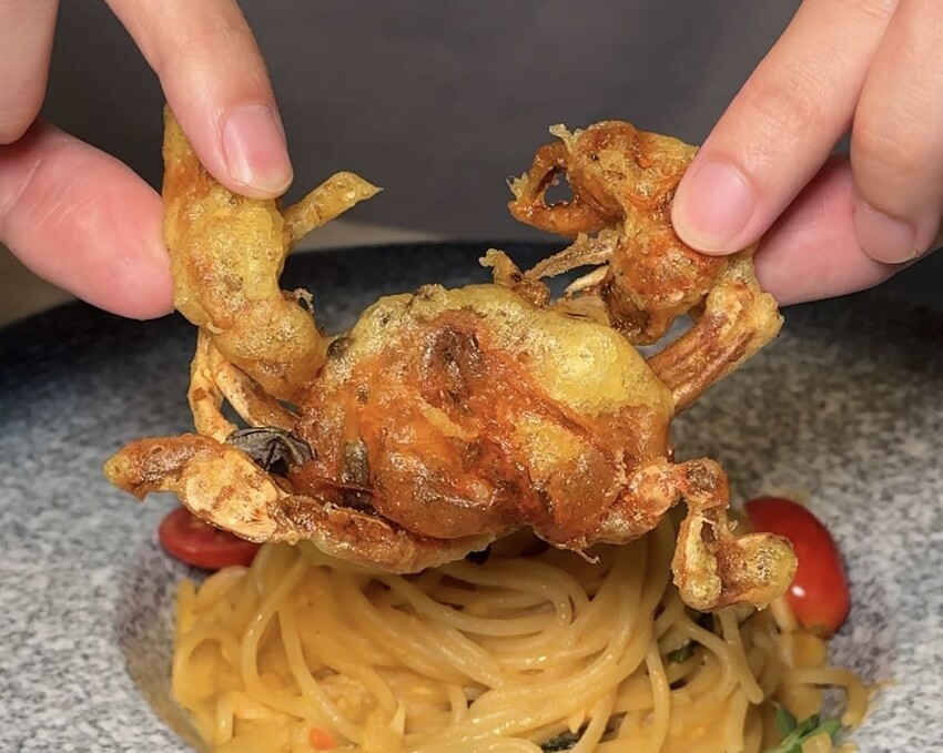 禾多餐酒館｜小巨蛋巷弄裡的高人氣餐酒館，餐點充滿驚喜超好吃。大推花雕酒奶油海鮮燉飯。約會聚餐首選 – 艾瑞絲的吃貨日常