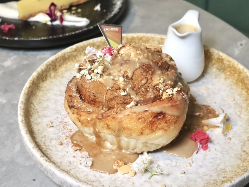 禾多餐酒館｜小巨蛋巷弄裡的高人氣餐酒館，餐點充滿驚喜超好吃。大推花雕酒奶油海鮮燉飯。約會聚餐首選 – 艾瑞絲的吃貨日常