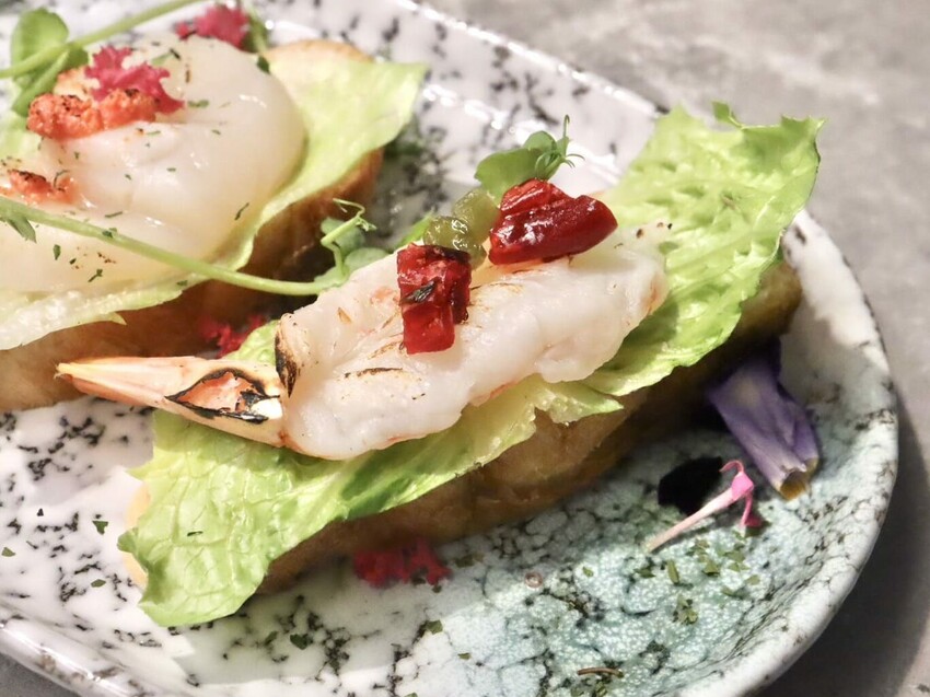 禾多餐酒館｜小巨蛋巷弄裡的高人氣餐酒館，餐點充滿驚喜超好吃。大推花雕酒奶油海鮮燉飯。約會聚餐首選 – 艾瑞絲的吃貨日常