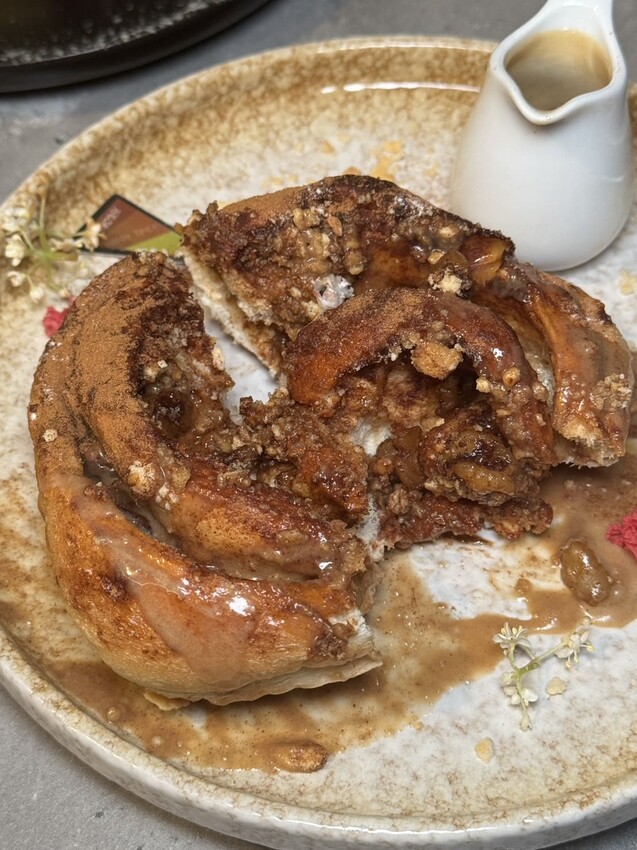 禾多餐酒館｜小巨蛋巷弄裡的高人氣餐酒館，餐點充滿驚喜超好吃。大推花雕酒奶油海鮮燉飯。約會聚餐首選 – 艾瑞絲的吃貨日常