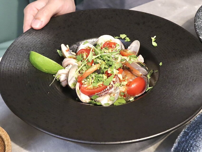 禾多餐酒館｜小巨蛋巷弄裡的高人氣餐酒館，餐點充滿驚喜超好吃。大推花雕酒奶油海鮮燉飯。約會聚餐首選 – 艾瑞絲的吃貨日常