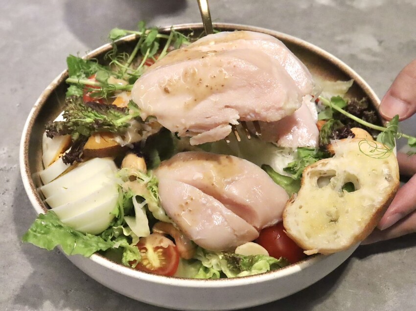 禾多餐酒館｜小巨蛋巷弄裡的高人氣餐酒館，餐點充滿驚喜超好吃。大推花雕酒奶油海鮮燉飯。約會聚餐首選 – 艾瑞絲的吃貨日常