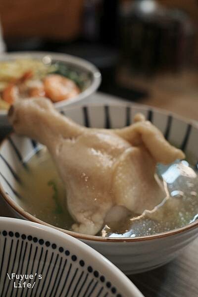 |台北中山大直‧小吃| 大中小碗均一價《兄弟麵館》特色麵館.