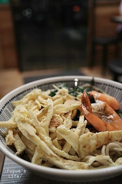 |台北中山大直‧小吃| 大中小碗均一價《兄弟麵館》特色麵館.