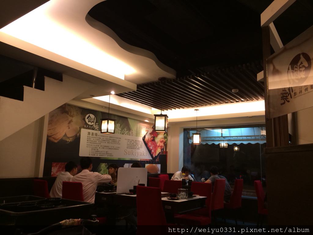 古亭捷運站巷弄人氣美食、中正紀念堂壽喜燒吃到飽－《鋤燒壽喜燒》杭州店！