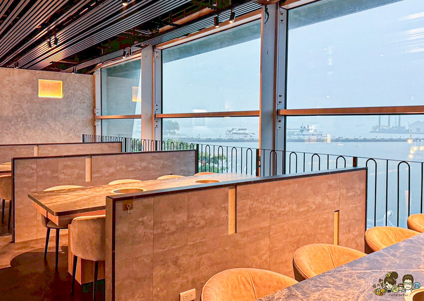 全台首間海港燒肉 1928燒肉總鋪-高流海洋店，最美療癒海港燒肉隱藏鯨魚06館 、海洋限定美食、高雄輕軌美食 - 跟著尼力吃喝玩樂＆親子生活
