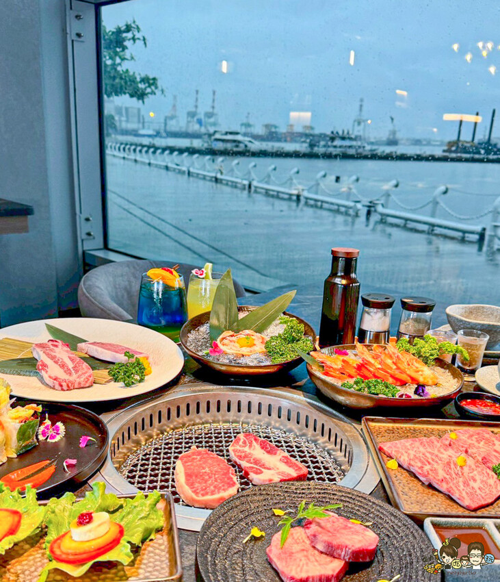 全台首間海港燒肉 1928燒肉總鋪-高流海洋店，最美療癒海港燒肉隱藏鯨魚06館 、海洋限定美食、高雄輕軌美食 - 跟著尼力吃喝玩樂＆親子生活