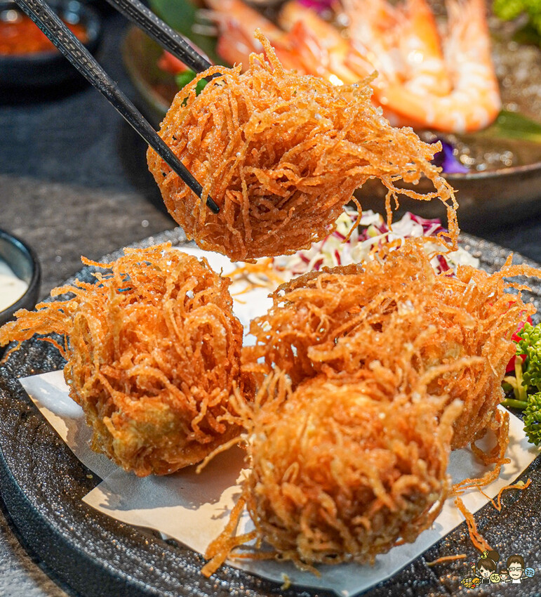 全台首間海港燒肉 1928燒肉總鋪-高流海洋店，最美療癒海港燒肉隱藏鯨魚06館 、海洋限定美食、高雄輕軌美食 - 跟著尼力吃喝玩樂＆親子生活