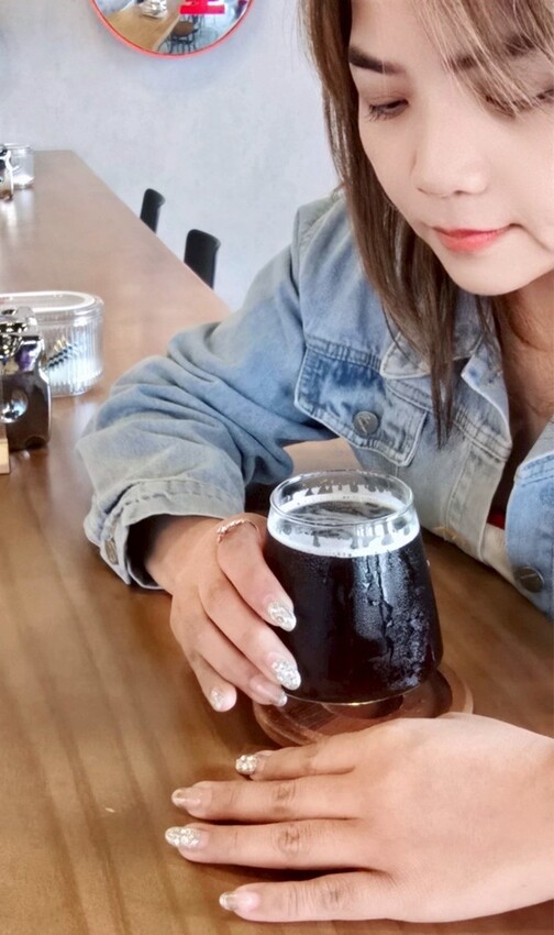 邪惡起司瀑布大爆發！經典美式牛肉漢堡必吃推薦，還有玉米濃湯、氣泡飲料免費喝！！