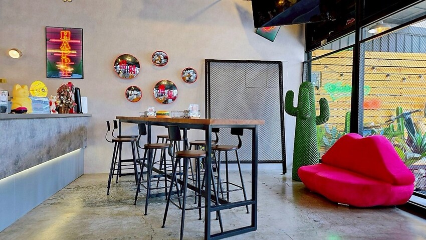 邪惡起司瀑布大爆發！經典美式牛肉漢堡必吃推薦，還有玉米濃湯、氣泡飲料免費喝！！