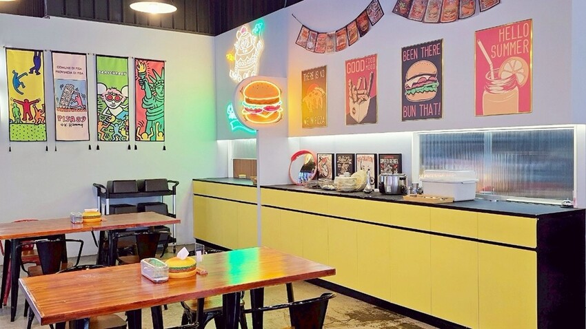 邪惡起司瀑布大爆發！經典美式牛肉漢堡必吃推薦，還有玉米濃湯、氣泡飲料免費喝！！