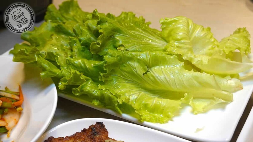 台北東區吃首爾家常菜！漢陽韓式陶盤烤肉，肉質軟嫩多汁必吃。