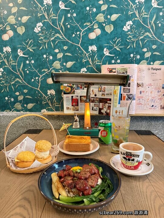 大稻埕復古老宅咖啡廳！窩窩咖啡Wooo Coffee打造懷舊港式料理與藝文空間。