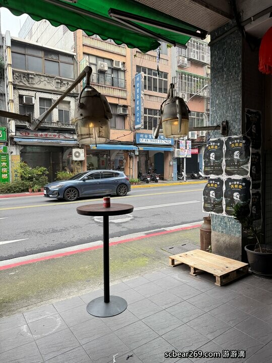 大稻埕復古老宅咖啡廳！窩窩咖啡Wooo Coffee打造懷舊港式料理與藝文空間。