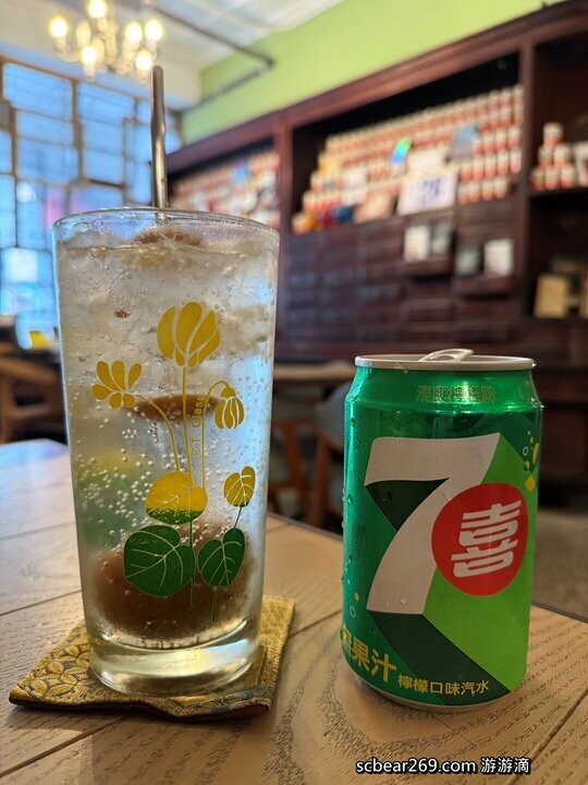 大稻埕復古老宅咖啡廳！窩窩咖啡Wooo Coffee打造懷舊港式料理與藝文空間。