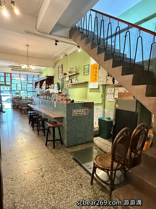 大稻埕復古老宅咖啡廳！窩窩咖啡Wooo Coffee打造懷舊港式料理與藝文空間。