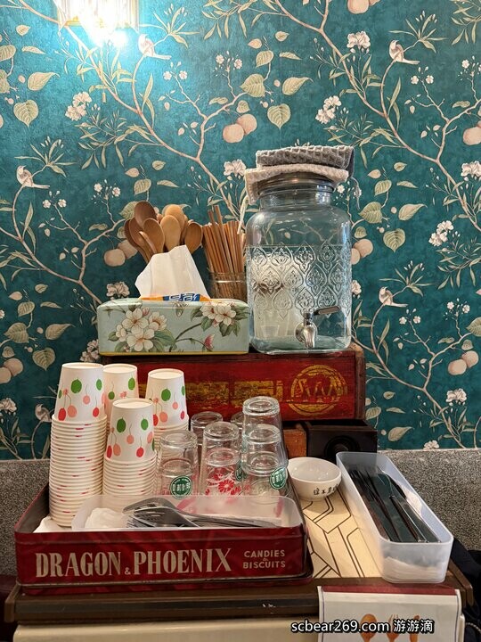 大稻埕復古老宅咖啡廳！窩窩咖啡Wooo Coffee打造懷舊港式料理與藝文空間。